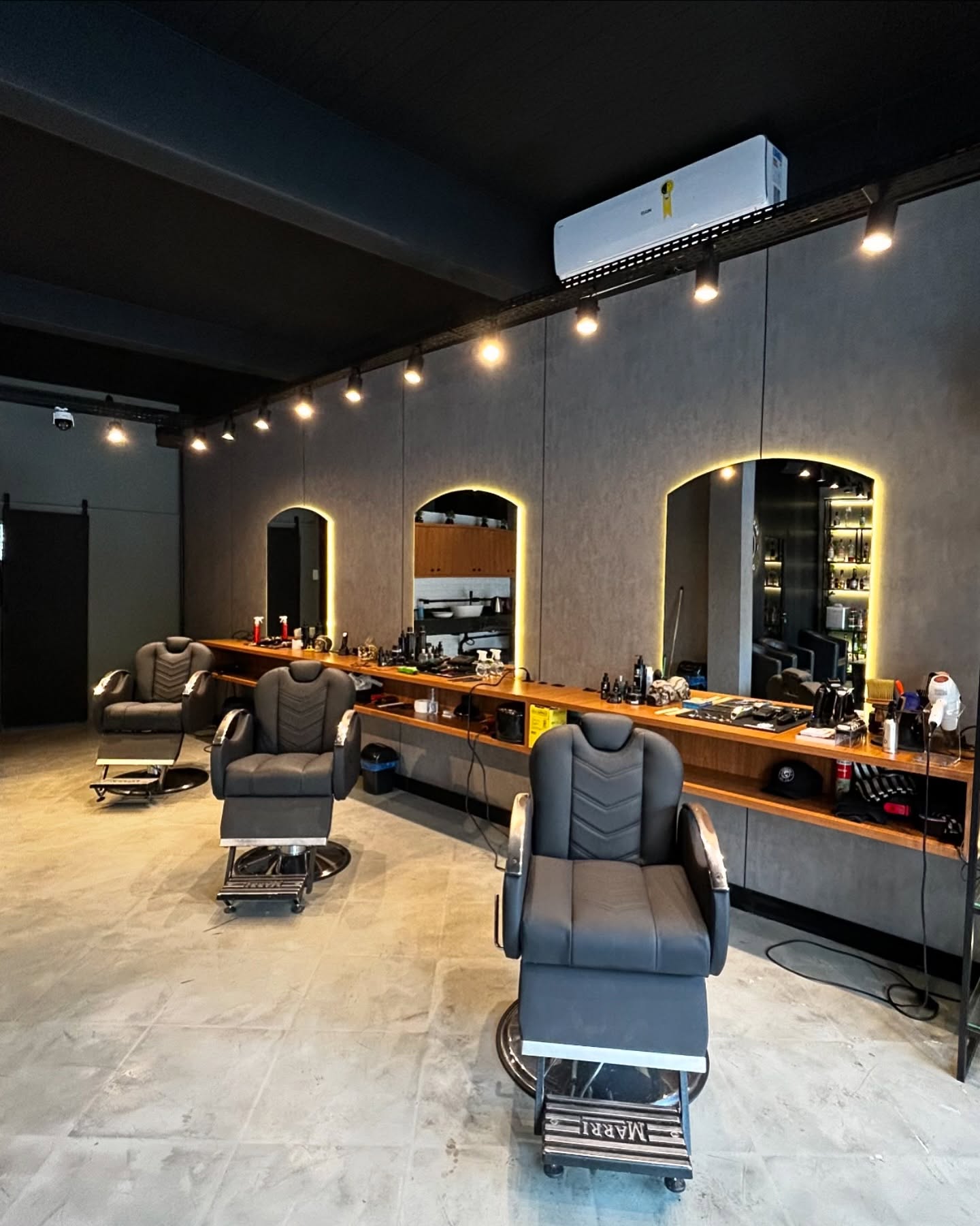 Interior da Barbearia da XV